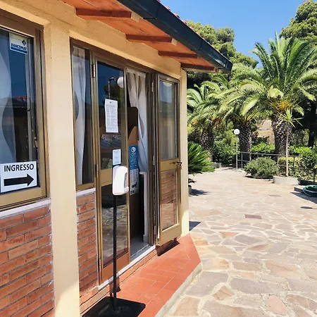 Aparthotel La Valdana 3*